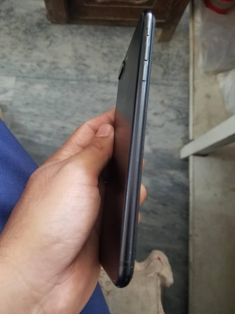 Apple iPhone 7 Plus 3