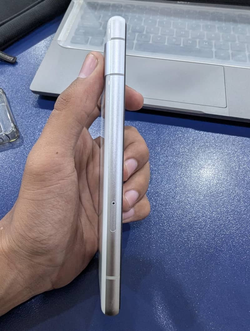 Google Pixel 7a 3