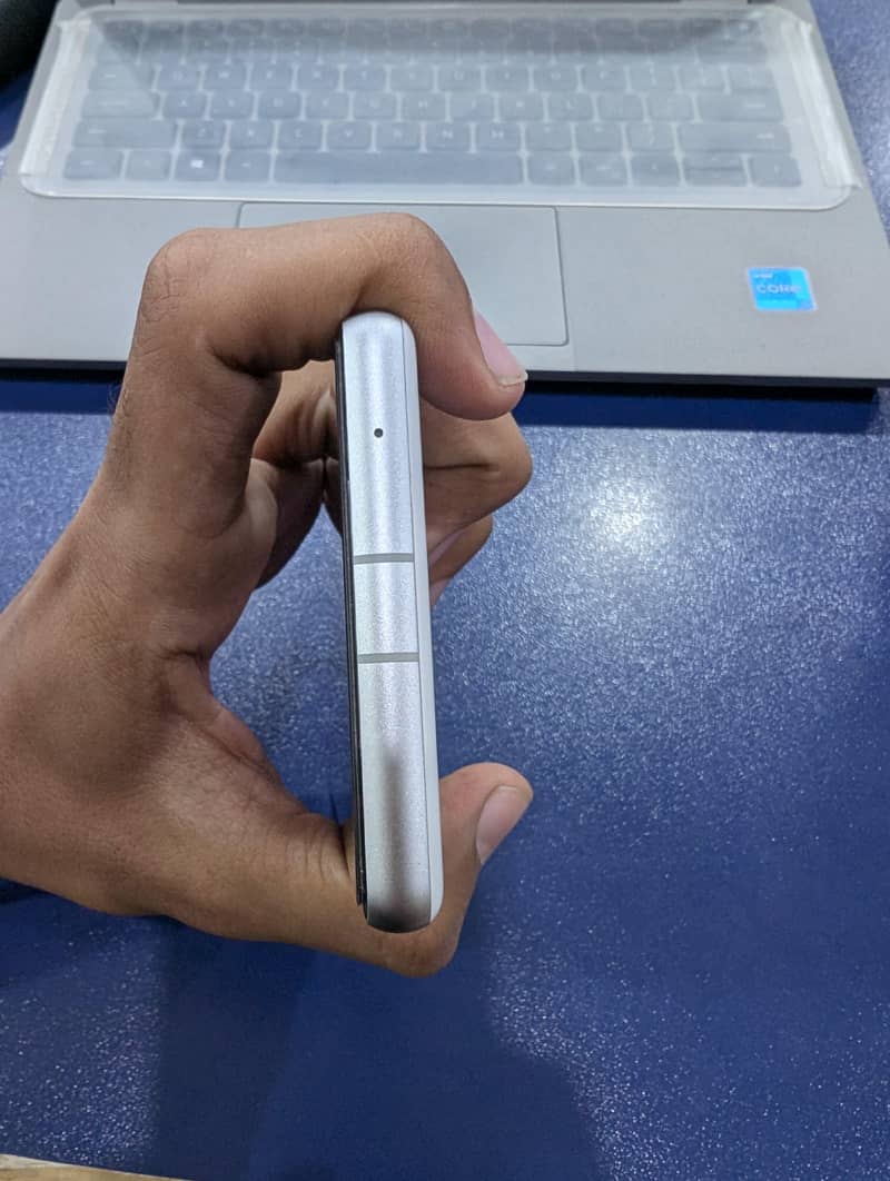 Google Pixel 7a 4