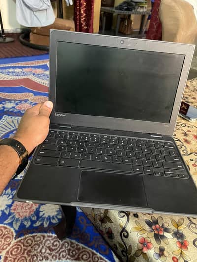 Chromebook 4gb 32gb lush condition