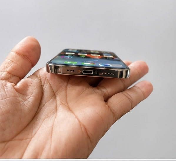 Apple iPhone 13 Pro 2