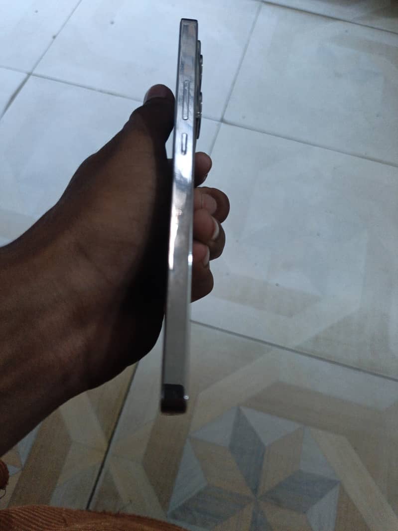 Infinix Note 40 4