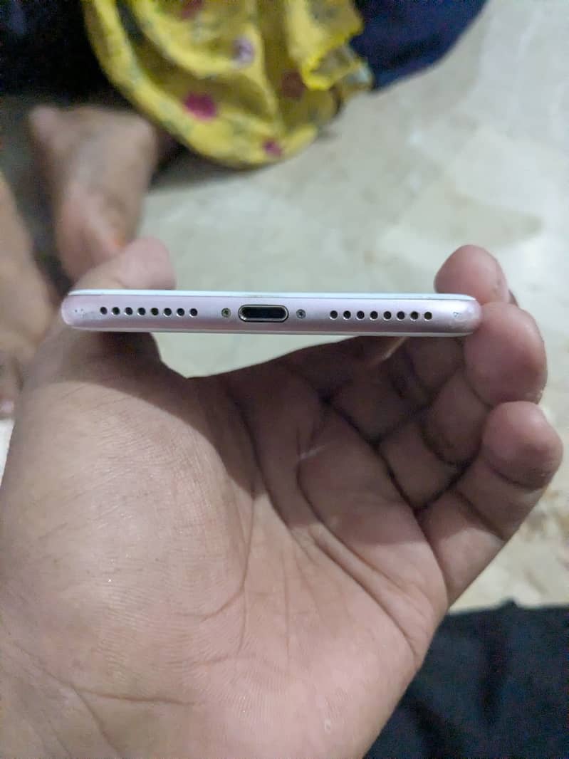 Apple iPhone 7 Plus 3