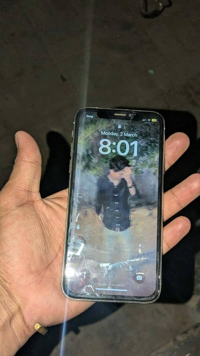 Apple iPhone X 0