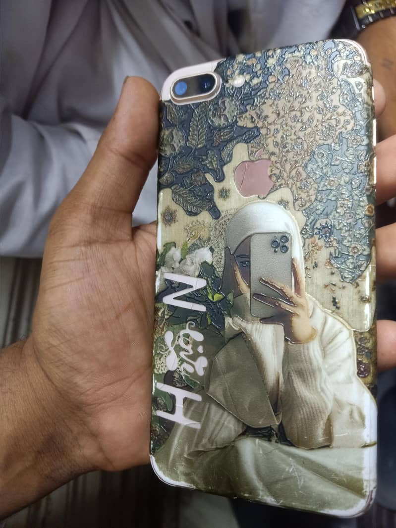 Apple iPhone 8 Plus 1