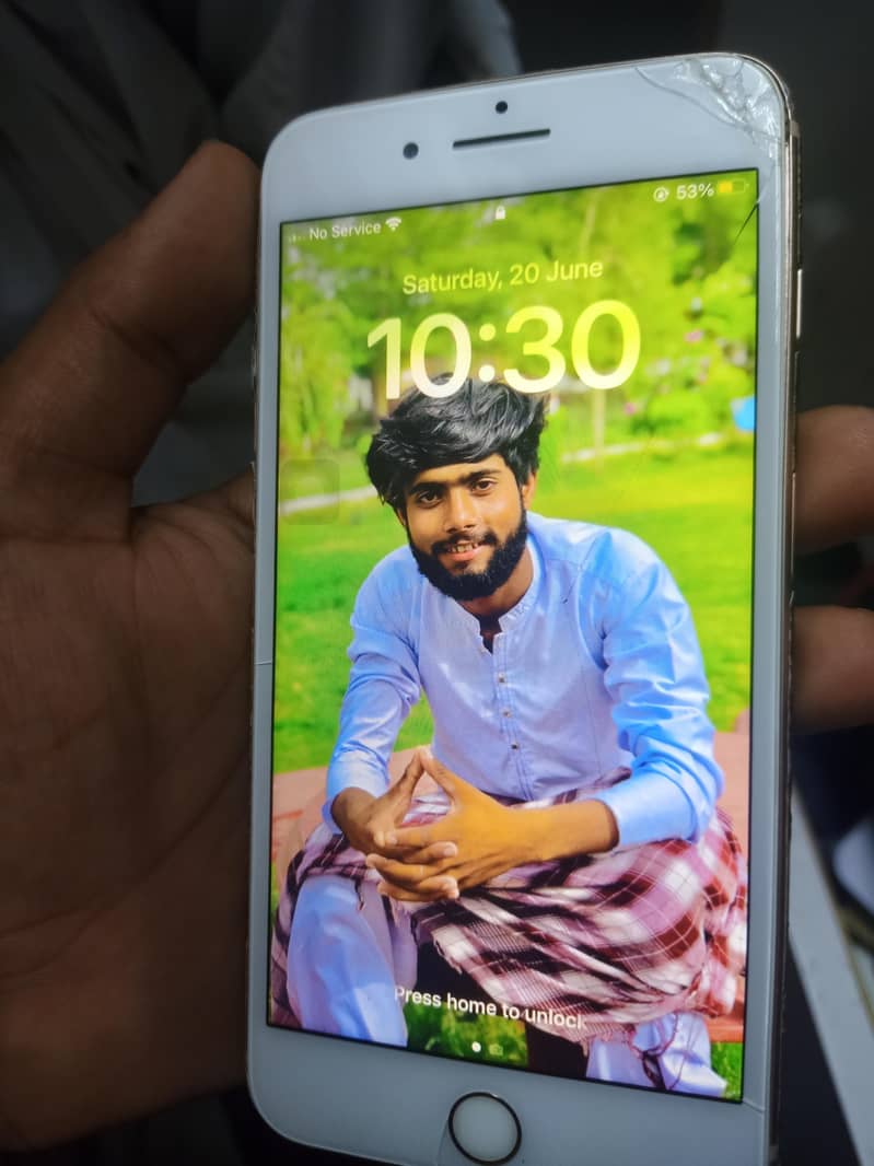 Apple iPhone 8 Plus 9