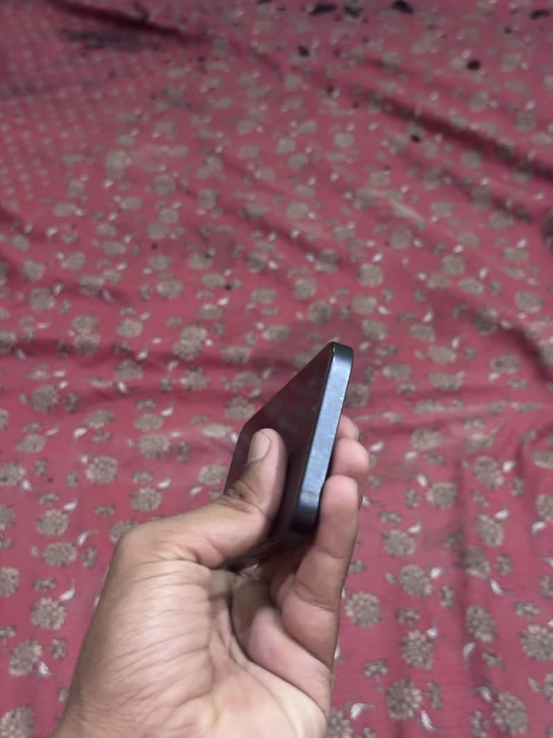 Apple iPhone 13 2