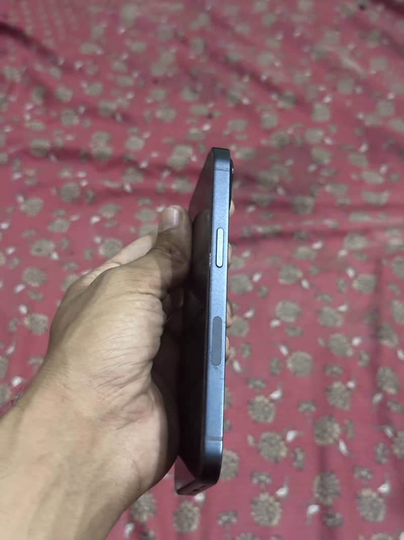 Apple iPhone 13 3