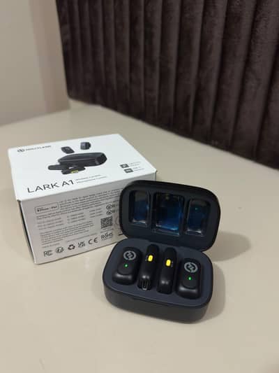 Hollyland Lark Wireless Microphone System