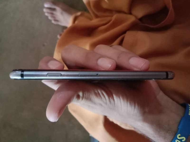 Apple iPhone 8 5