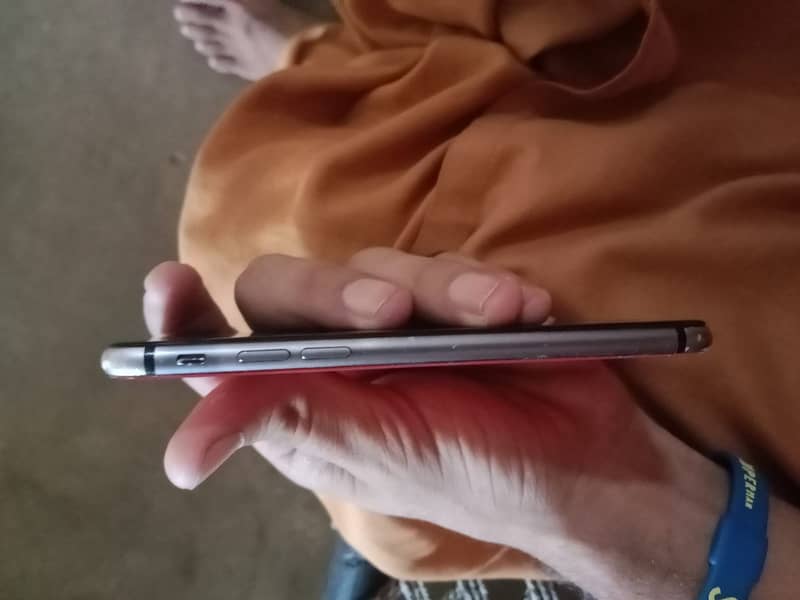 Apple iPhone 8 6
