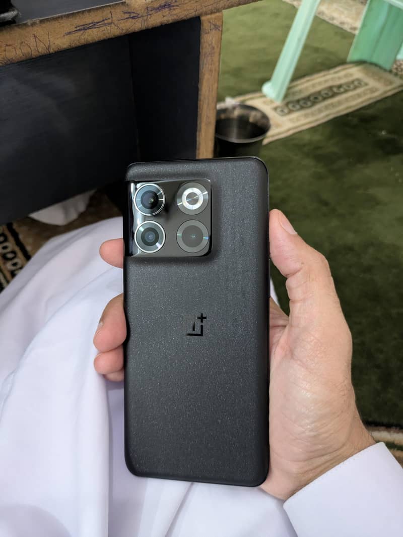 One Plus 10T 1