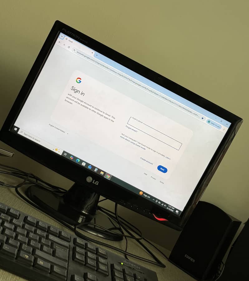 17” Screen 1