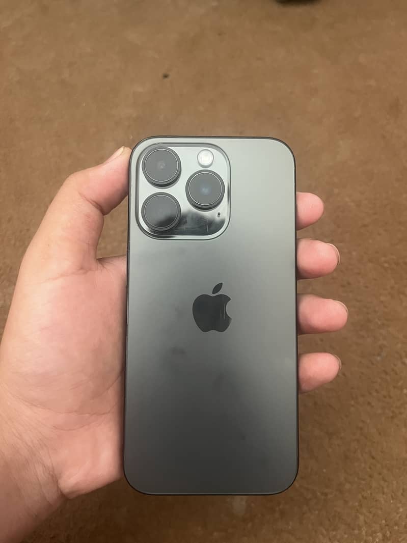 Apple iPhone 15 Pro 1