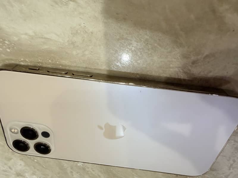 iPhone 12 Pro 4
