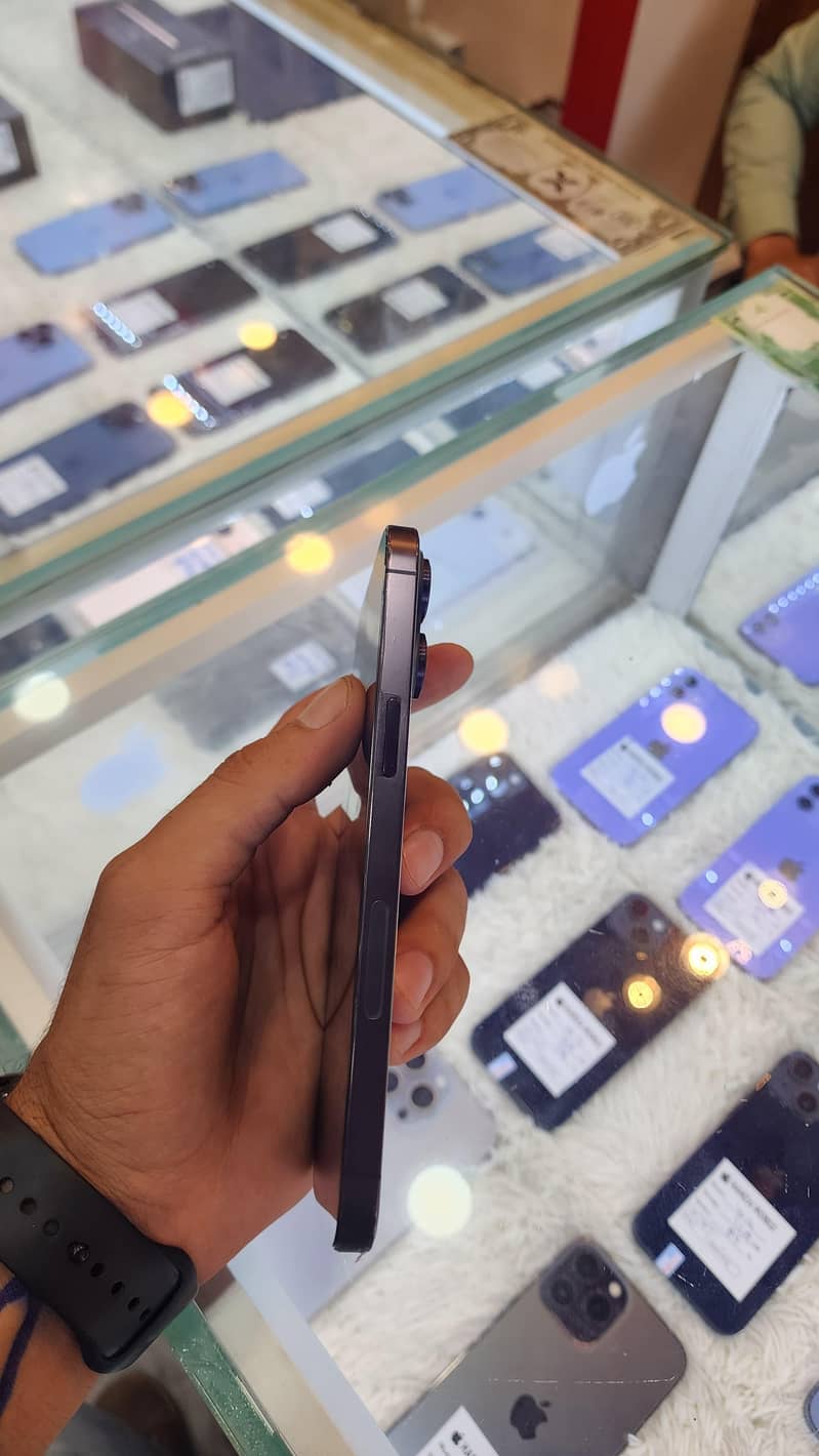 Apple iPhone 14 Pro Max 2