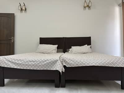 single beds with mattress