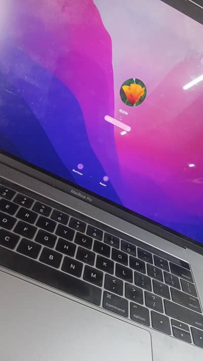 Macbook pro 2016 16 GB /500GB with intel HD Graphic Card