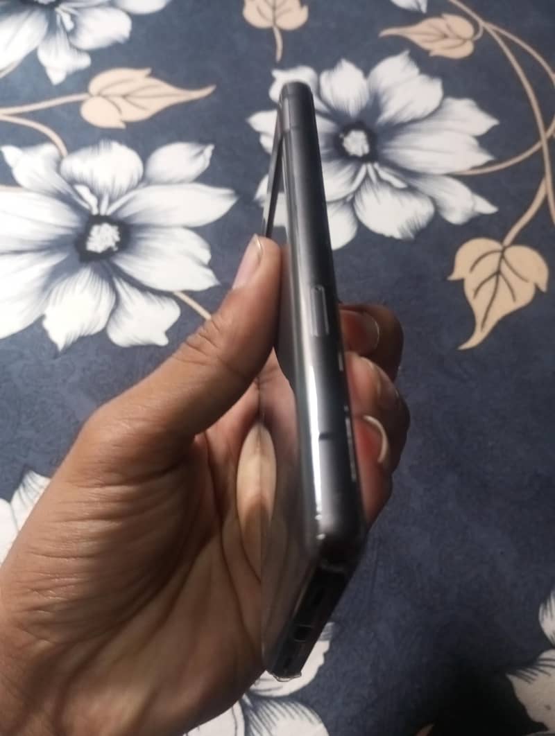 Google Pixel 7a 5