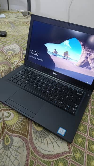 Laptop Dell core i5 7th gen just like new lush condition