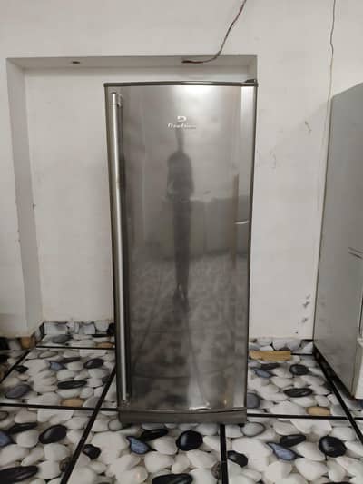 Dawlance vertical freezer single door/0321/083/33/28/
