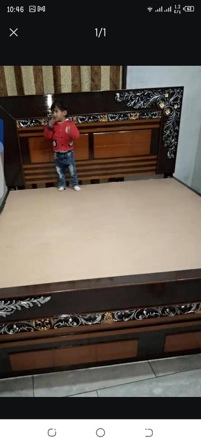 wooden king size bed in good condition