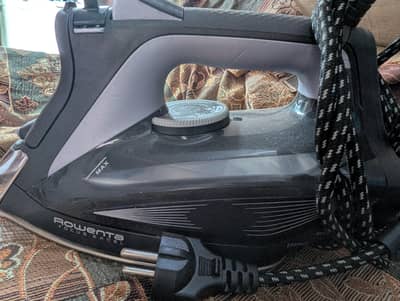 rowenta France steam iron 03110283100