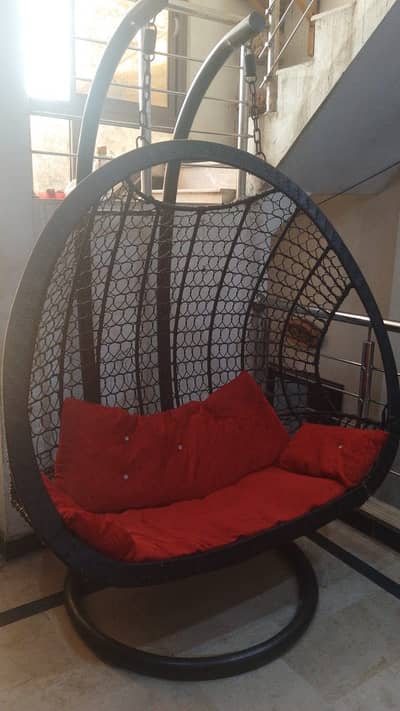 Hanging swing chair