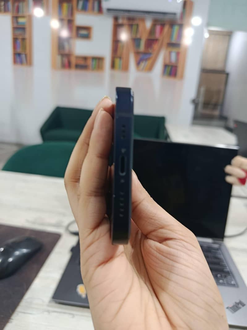 12 mini 4