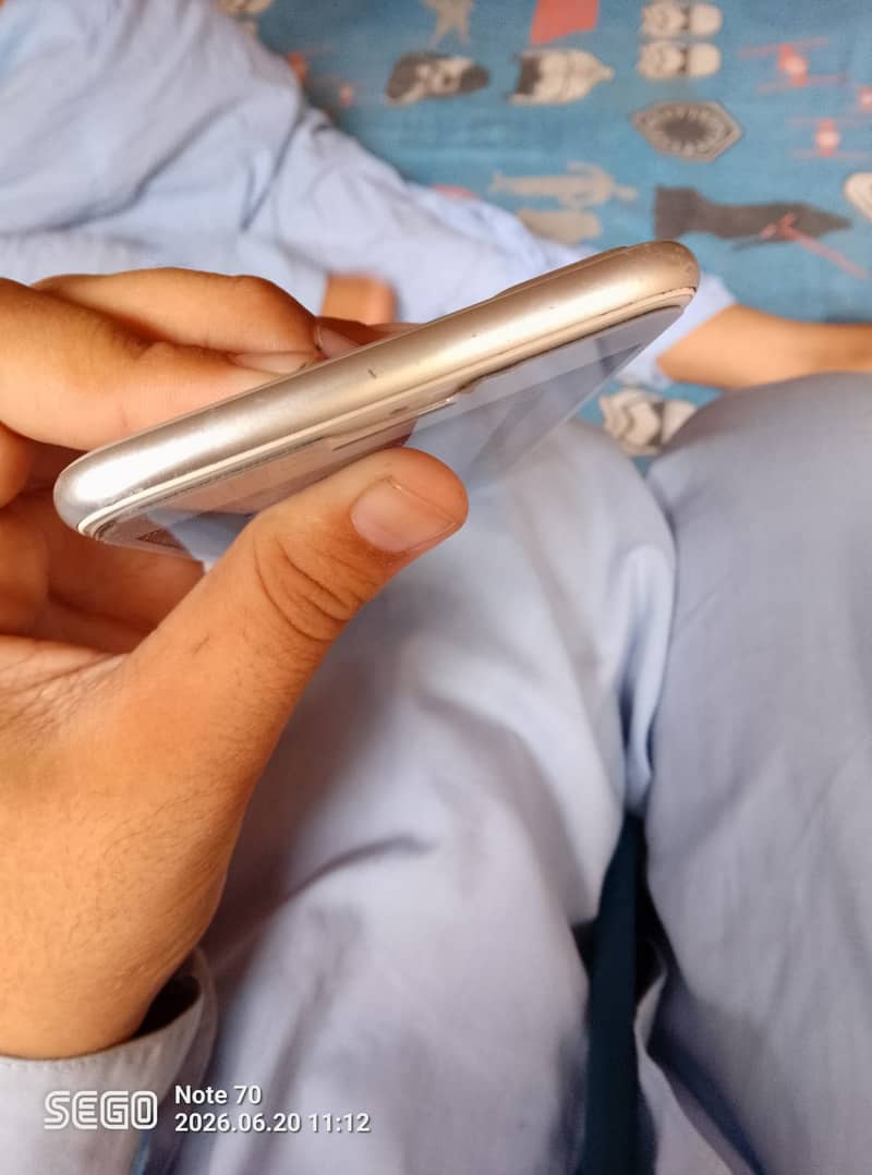 Apple iPhone 7 Plus 2