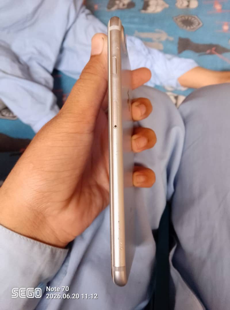 Apple iPhone 7 Plus 3