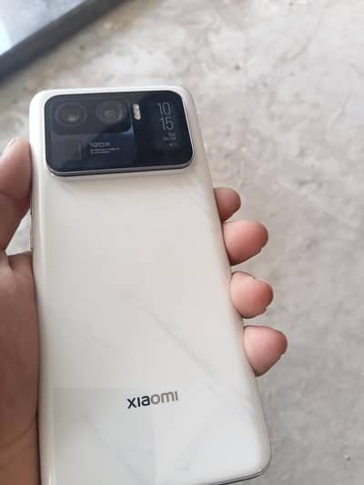Xiaomi Mi 11 Ultra 12GB RAM / 256GB Storage – Excellent Condition