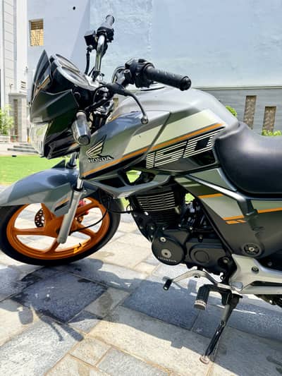 Honda CB150F 2021 | Grey with Orange Accents | Only 7,186 KM