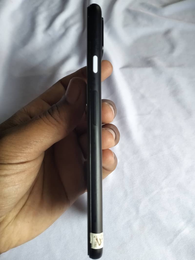 Google Pixel 4a 5