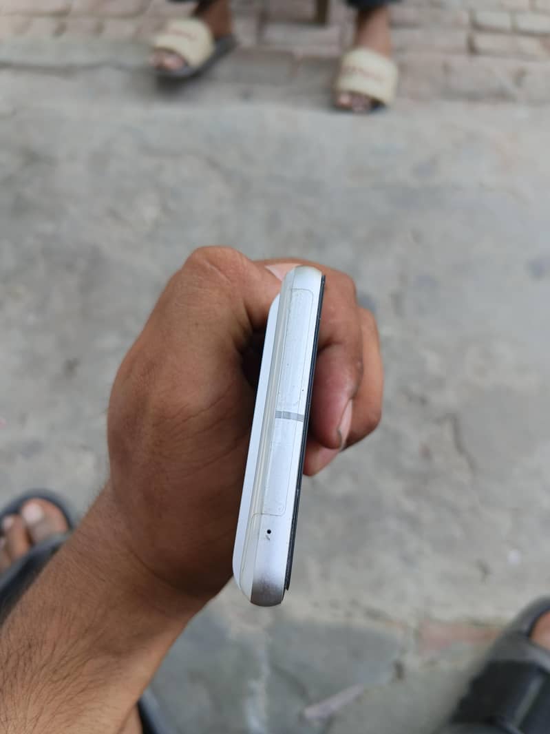 Google Pixel 7 4