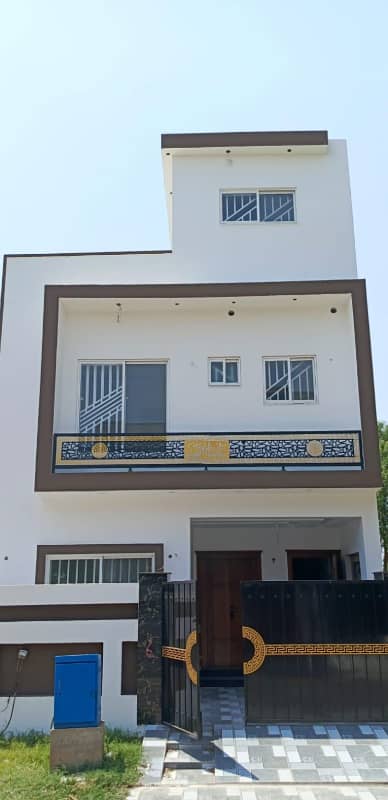 3 MARLA MODERN HOUSE MOST BEAUTIFUL PRIME LOCATION FOR SALE IN NEW LAHORE CITY PHASE 2