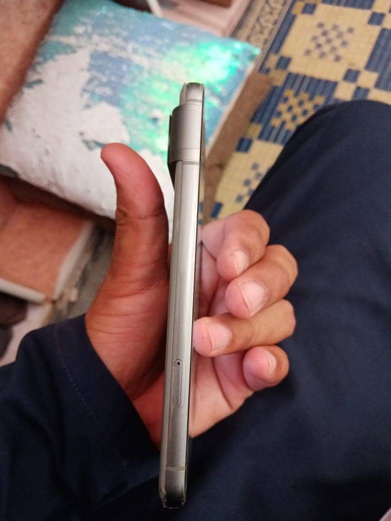 Google Pixel 8 2