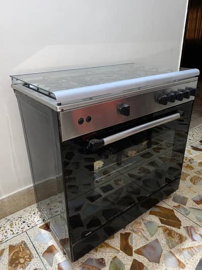 Stove with oven
