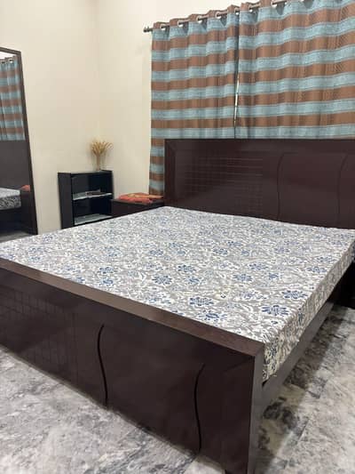 wooden bed set