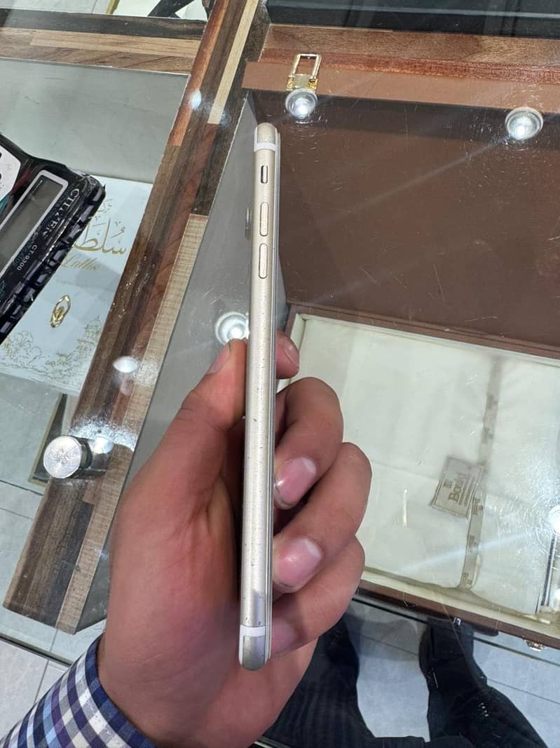 Apple iPhone 7 Plus 3