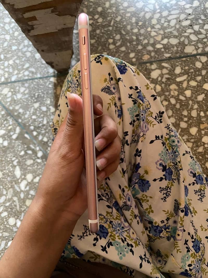 Apple iPhone 7 Plus 2