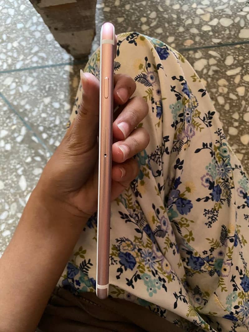 Apple iPhone 7 Plus 3