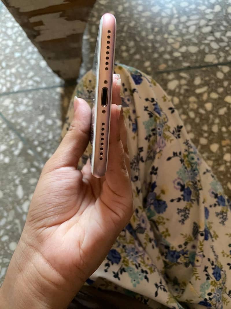 Apple iPhone 7 Plus 5