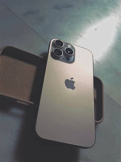 Apple iPhone 16 Pro Max desert titanium