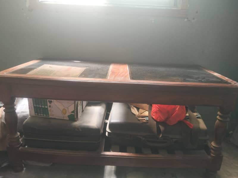 Coffee table 0
