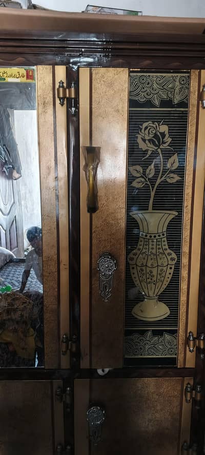 3 door aluminium lohe ki safe almari 10 by 10 condition