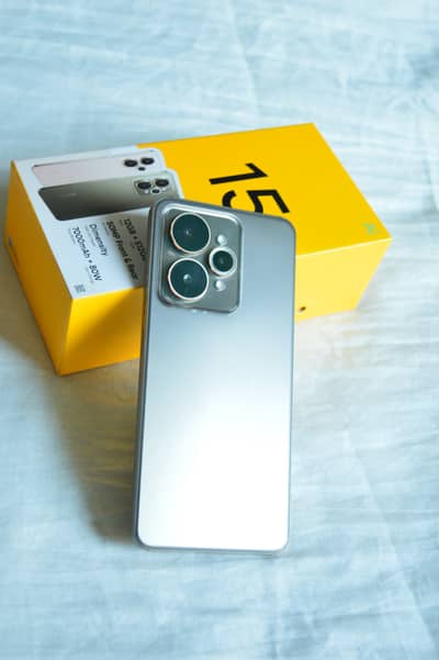 ** Realme 15 5G (12GB RAM / 512GB Storage) **