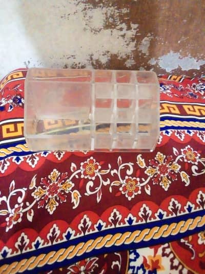 lipstick tray h