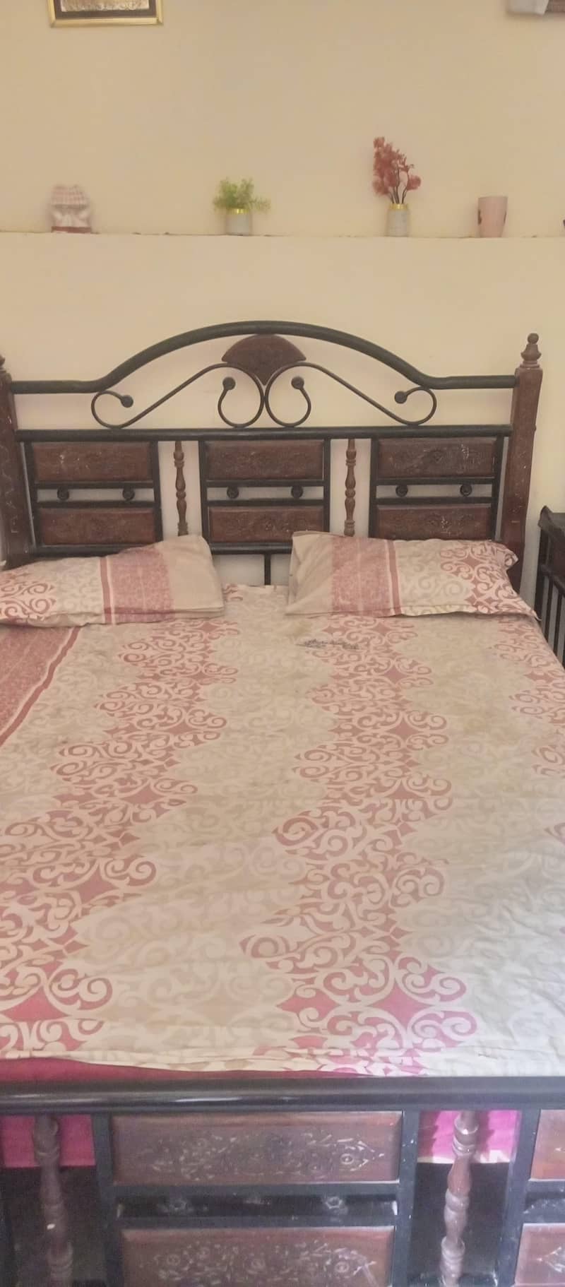 double size bed with 2 side table, dressing table 2
