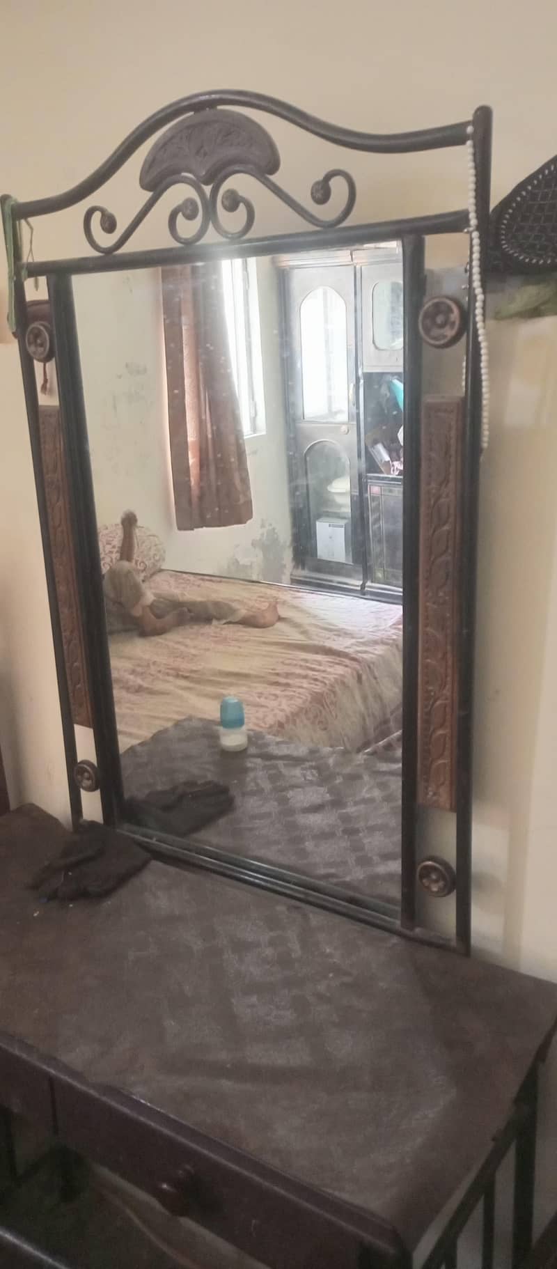 double size bed with 2 side table, dressing table 3